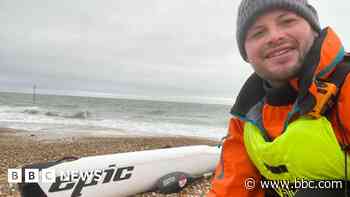 Kayaker begins mission to break world record