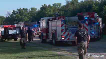 Fire crews battle mobile home fire in Midwest City