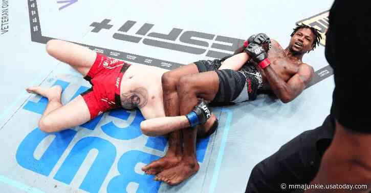 Kevin Holland def. Michal Oleksiejczuk at UFC 302: Best photos