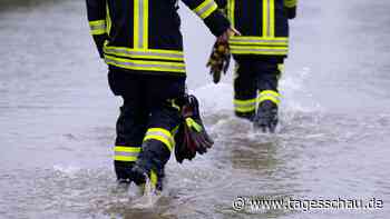 Unwetter-Liveblog: ++ Feuerwehrmann bei Rettungseinsatz gestorben ++