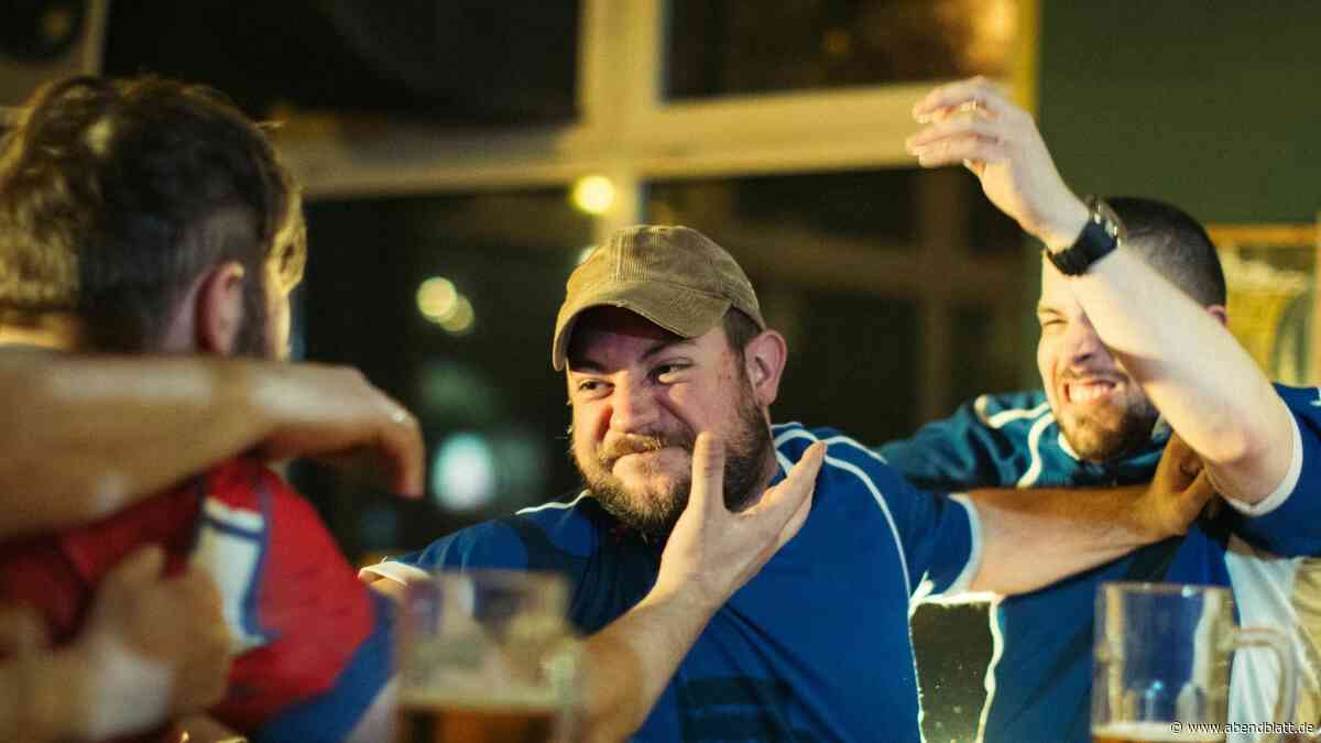 Schanze: Gast schlägt Barkeeper mit Glas das Gesicht blutig