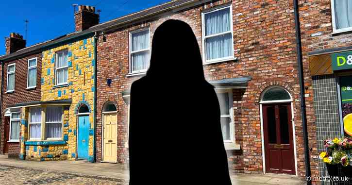 Coronation Street icon returns and gets a big shock in spoiler video