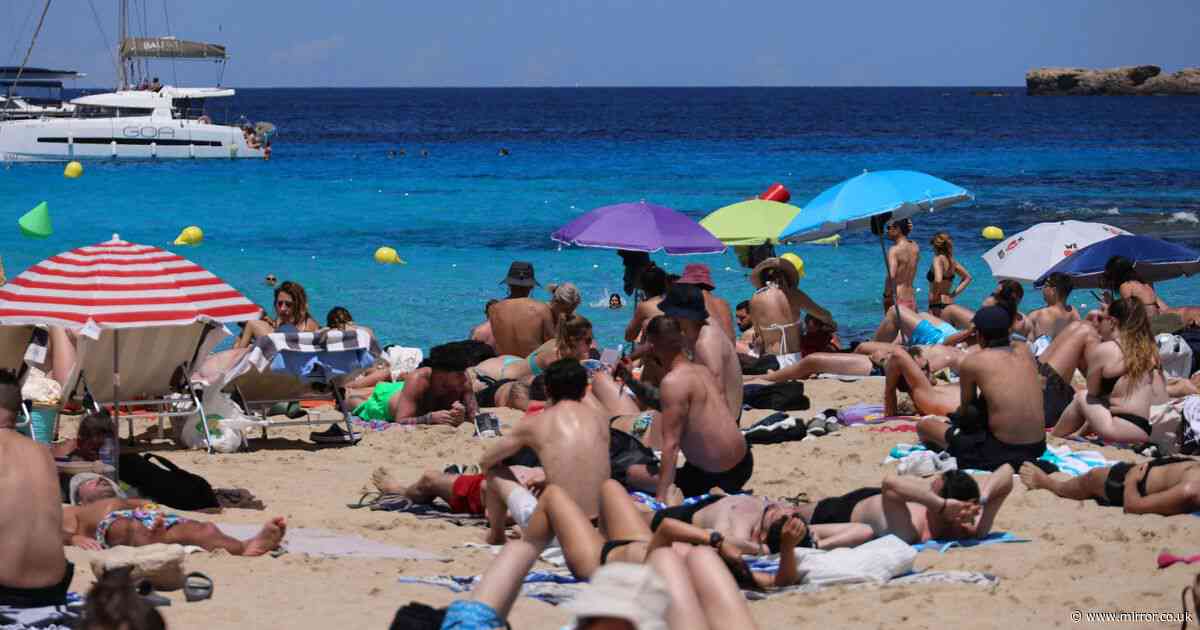 Brits in Spain face fines for new shopping crackdown in popular holiday spot