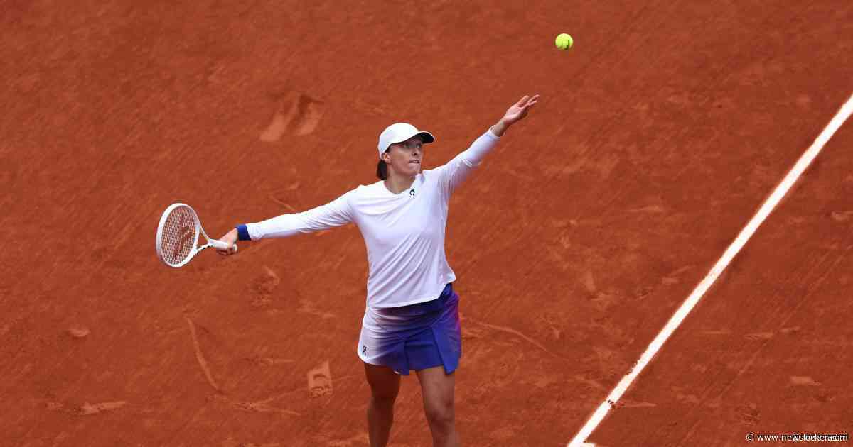 Titelfavoriet Iga Swiatek gunt Anastasia Potapova geen enkele game en bereikt kwartfinales Roland Garros
