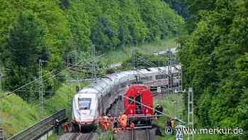 Bahnstrecke nach Erdrutsch wieder einseitig befahrbar