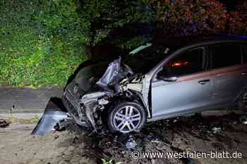 Vier Autos bei Unfall in Bielefeld zerstört