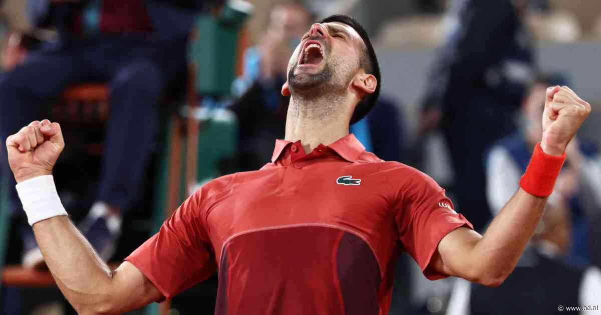 Novak Djokovic pas om zeven over drie ‘s nacht klaar met thriller in Parijs: 'Weet iemand nog een feestje?’