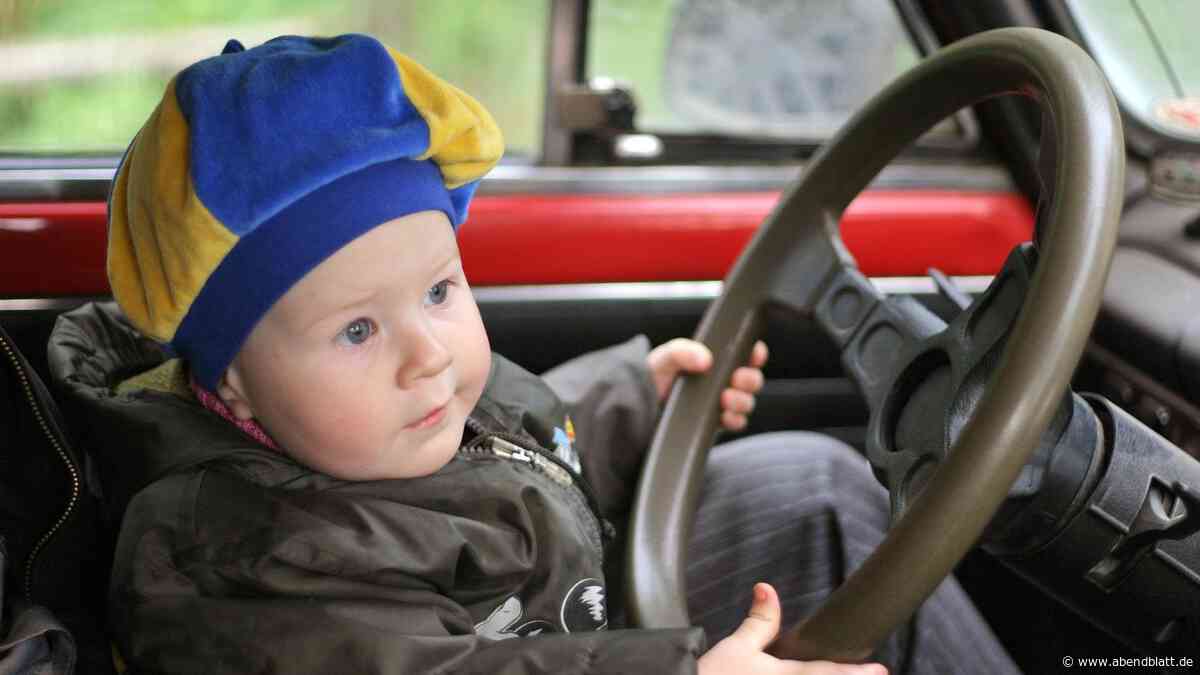 Autobahn A7: Einjähriger steuert Auto durchs Maschener Kreuz