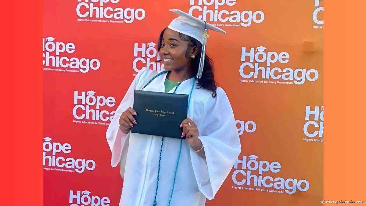 CPS Student Duchara Moody Earns Golden Apple Scholarship and Heads to U of I