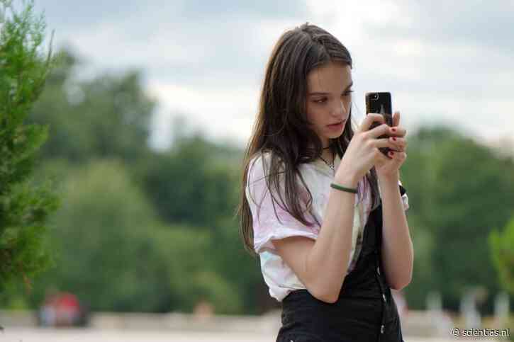 Zijn smartphones eigenlijk wel zo slecht voor tieners? Onderzoek wijst uit dat ze er juist vrolijk van worden