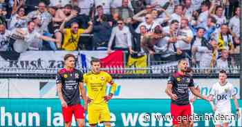 LIVE play-offs | Krankzinnige wedstrijd in Rotterdam: NAC weer in het voordeel door doelpunt Staring