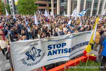 Demonstratie brengt Joden en niet-Joden samen op Mediaplein: “We willen de wildgroei aan antisemitisme bestrijden”