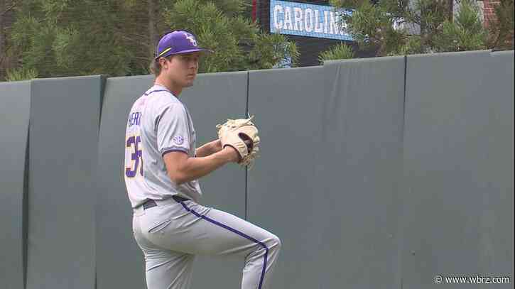 LSU baseball overcomes five-run first inning deficit, keeps season alive with NCAA tournament win over Wofford