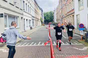 IN BEELD. Sportievelingen lopen longen uit hun lijf tijdens twaalfde Sint-Andriesrun