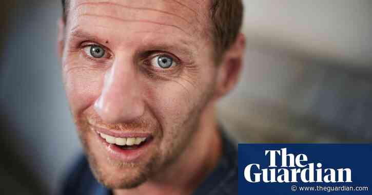 Rob Burrow, former Leeds scrum-half, dies at 41, years after MND diagnosis