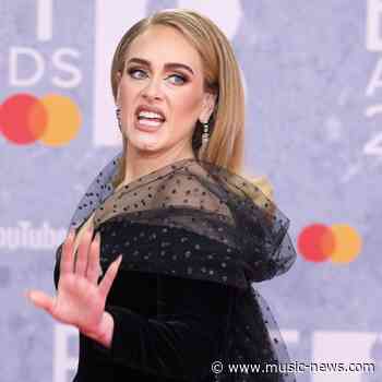 Adele slams fan for homophobic shout