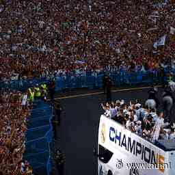 In beeld | Real viert vijftiende Champions League-titel met enorme menigte in Madrid