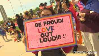Blockade pauses Winnipeg Pride's biggest parade yet