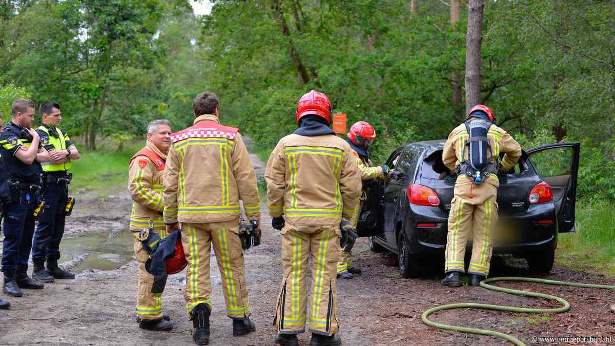 112-nieuws: auto brandt uit in bos Bakel • geen letsel aangereden meisje