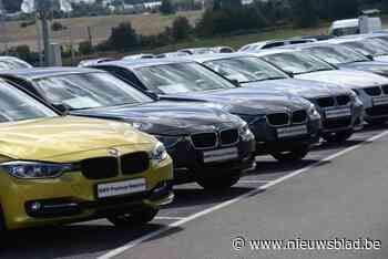 Banden van zes BMW’s stuk gestoken
