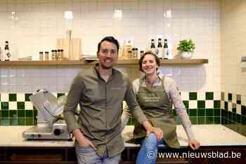 Jasmine (35) en Mathias (35) openen hun speciaalzaak Maison Poulet: “Met gevleugelde kwaliteit”