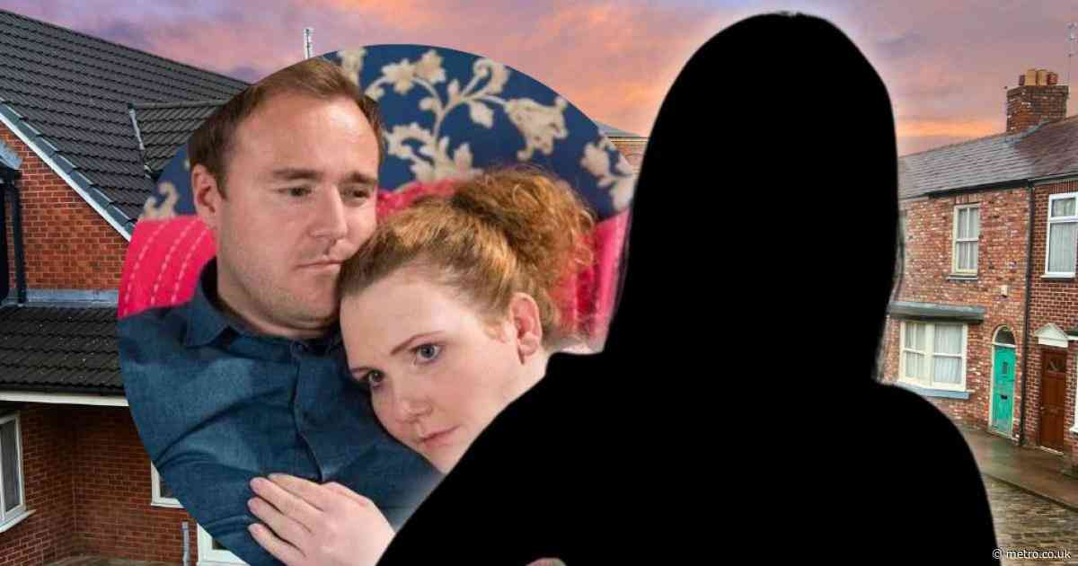 Scandalous baby bombshell for Tyrone and Fiz as controversial character’s return ‘confirmed’ in Coronation Street