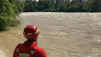 Hochwasser-Irrsinn: Isar-Schwimmer löst Großeinsatz mit Hubschrauber aus