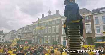LIVE | Fans massaal in Breda voor huldiging van gepromoveerd NAC: ‘Ja-la-la-la-la Eredivisie’