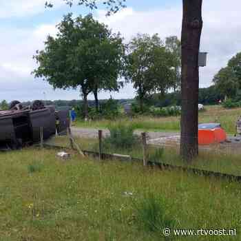 112 Nieuws: fietsster gewond bij aanrijding in Zwolle | bestelbus over de kop op N34