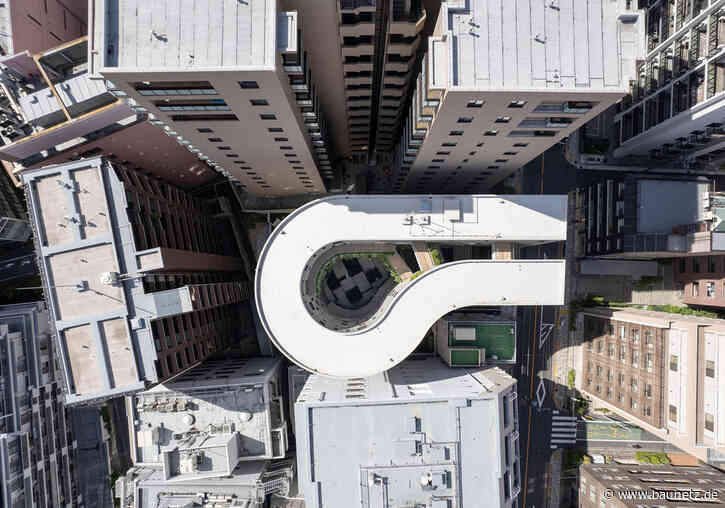 Lichtschlucht in Tokio
 - Wohnhochhaus von Hiroyuki Ito Architects in Tokio