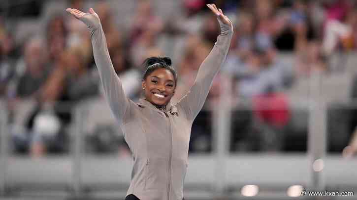 Simone Biles wins 9th national title, boosts Olympic champ Sunisa Lee along the way