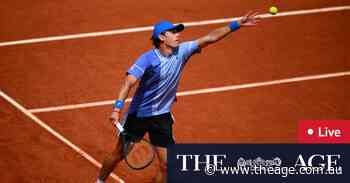 Roland-Garros LIVE updates: De Minaur leads Medvedev two sets to one and has all the momentum at Roland-Garros