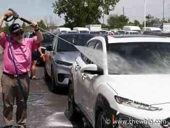Car wash raises more than $7,000 in support of Breast Cancer Action Kingston