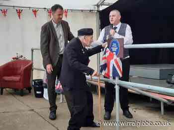 Wirral D-Day veteran unveils 80th anniversary plaque