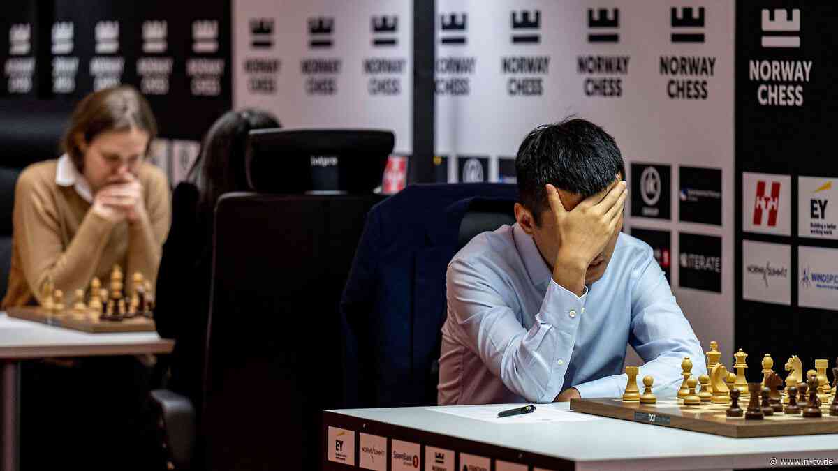 Schlechtester Zug aller Zeiten?: Schach-Weltmeister blamiert sich mit Anfängerfehler