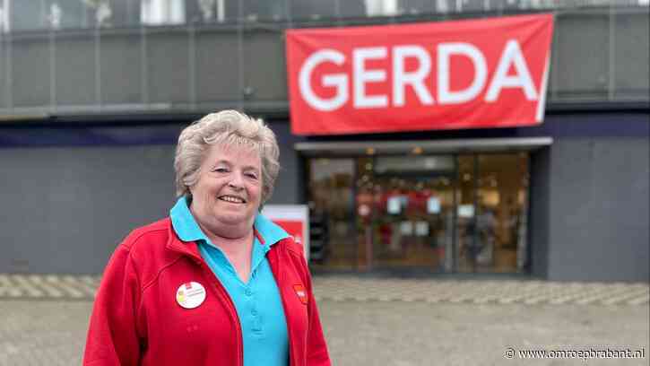 Gerda ging voor een bijbaantje voor even, nu is ze 50 jaar 'echt Hema'