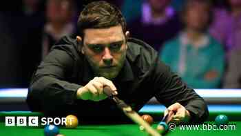 Birmingham's Mann wins back World Snooker Tour place