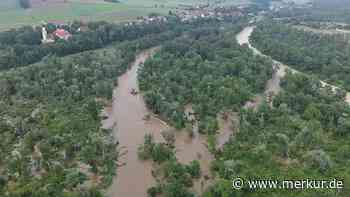 Dammbruch in Moosburg: Hilfskräfte führen Evakuierungsmaßnahmen durch