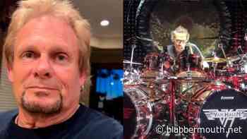 MICHAEL ANTHONY Was 'Surprised' By ALEX VAN HALEN's Gear Auction: 'It Appears He's Selling Everything Right Down To His Last Drumstick'