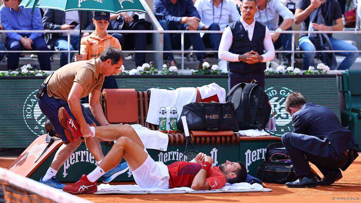 Ohne Tennis-Drama geht's nicht: Fluchender Djokovic humpelt, wankt - fällt aber nicht