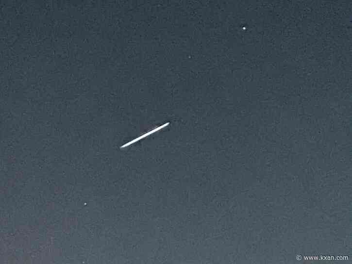 Starlink satellite flickers over Central Texas Sunday