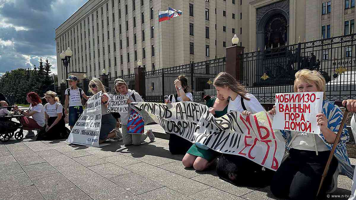 "Haben nicht vor, aufzugeben": Angehörige russischer Soldaten protestieren in Moskau