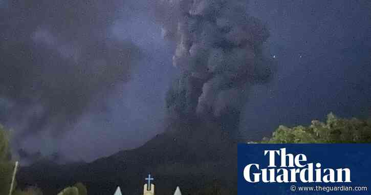 Philippines Kanlaon volcano erupts sending 5km ash cloud into sky