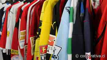 Muestra, venta y cambios: Barrio Italia recibe feria de camisetas de fútbol
