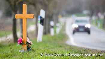 Frau aus Velpke fährt mit Auto gegen Baum und stirbt