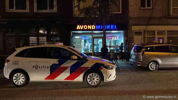 Politie onderzoekt gewapende overval op avondwinkel