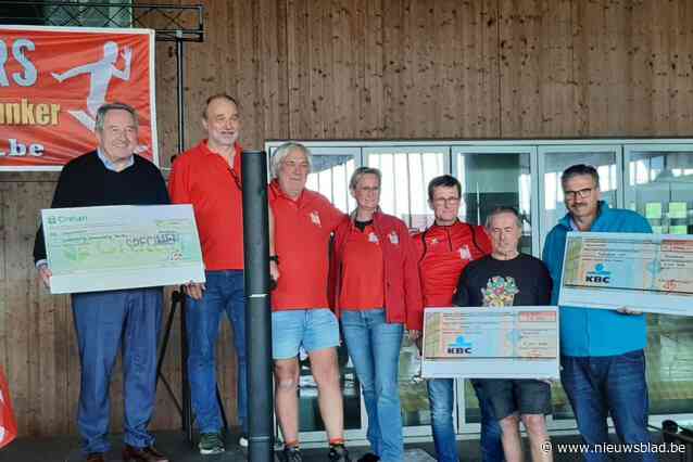 Rode Lopers schenken 18.000 euro aan drie goede doelen