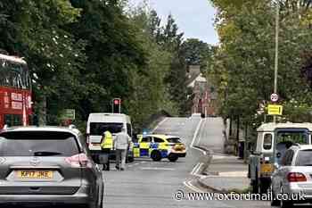 Oxfordshire bridge closes after Wallingford police incident