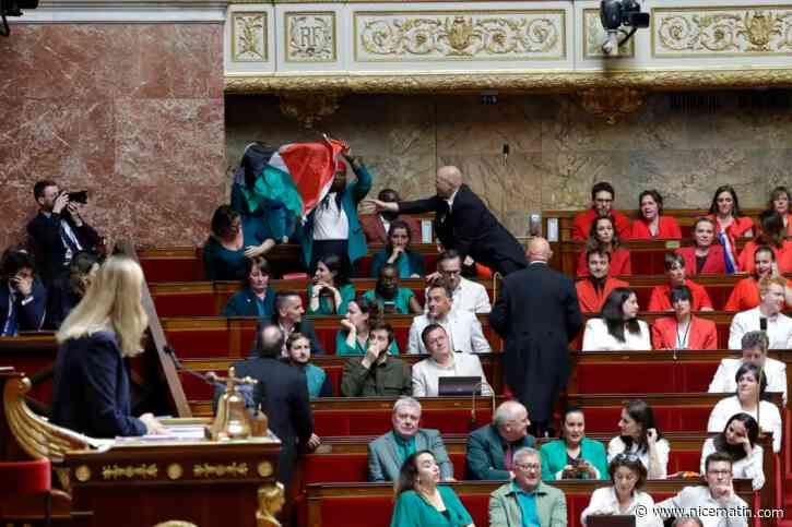 Le drapeau palestinien une nouvelle fois brandi à l'Assemblée nationale, la séance momentanément suspendue