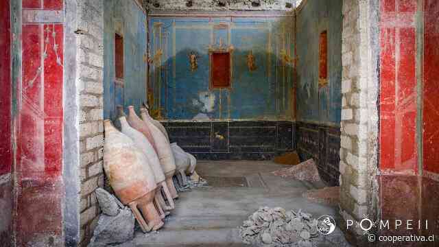 Encuentran en Pompeya un "santuario" con paredes azules dedicado a las cuatro estaciones